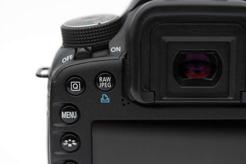 CANON 7D BODY + CANON EF-S 60mm f2.8 MACRO LENS