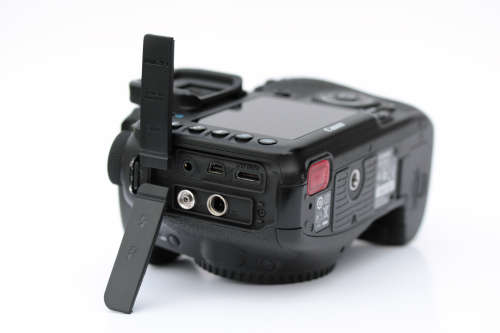 CANON 7D BODY + CANON EF-S 60mm f2.8 MACRO LENS