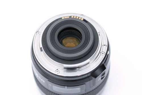 CANON 7D BODY + CANON EF-S 60mm f2.8 MACRO LENS