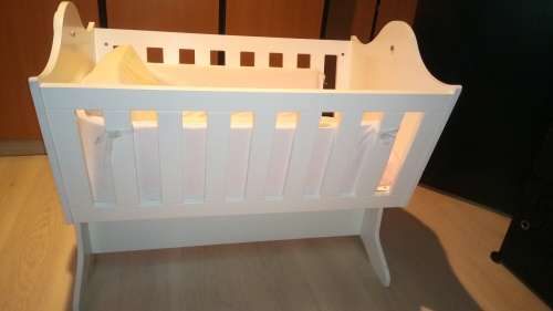 Baby swinging crib/cot includes mattress