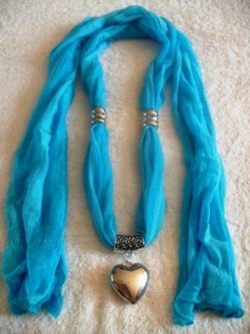 **NEW ARRIVAL** blue scarf and heart pendant ** STUNNING!!