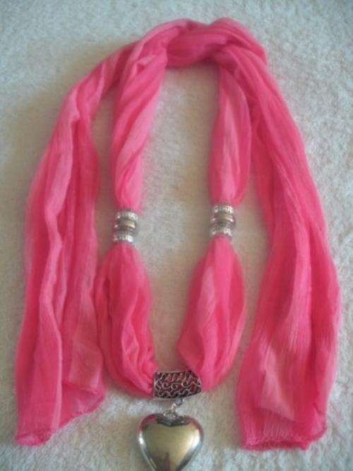 **NEW ARRIVAL** pink scarf and heart pendant ** STUNNING!!