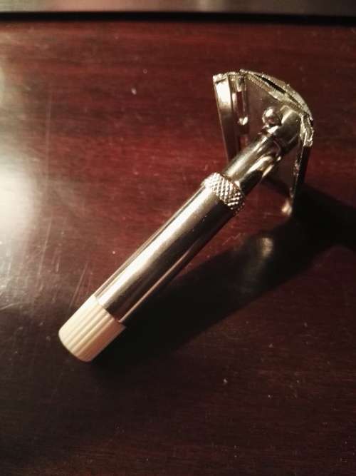 Vintage Men's Travel Grooming Kit in Pouch - Safety Razor (2)