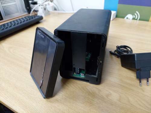 2-Bay NAS: D-Link ShareCentre DNS-325