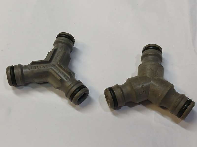 2x Gardena 3-way Y-coupling Hose Connector