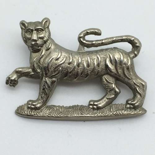 British - Pair of `Gordon Highlanders` Collar Badges