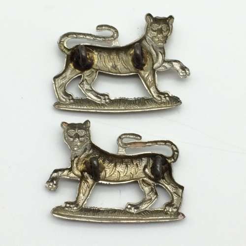 British - Pair of `Gordon Highlanders` Collar Badges