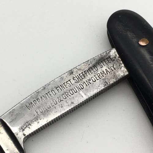 Vintage `Straight Cut-Throat` Razor (R.T. KLEIN)