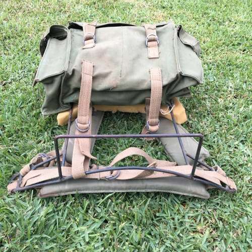 Scarce `US Marine Corps` Field/Backpack with Metal Frame (WW1/Korean War)