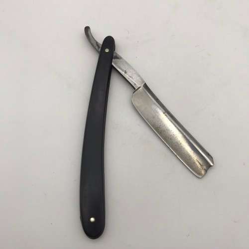 Vintage `Straight Cut-Throat` Razor (Greenock)