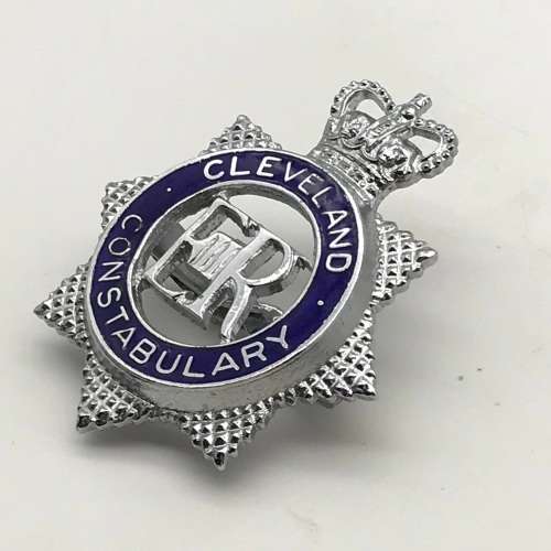 British - `Cleveland Constabulary` Senior Officer`s Cap Badge