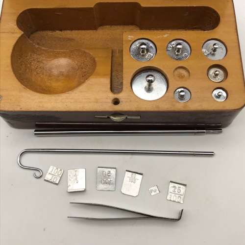 Vintage `Apothecary/Jewellery` Travelling Scale (Boxed)