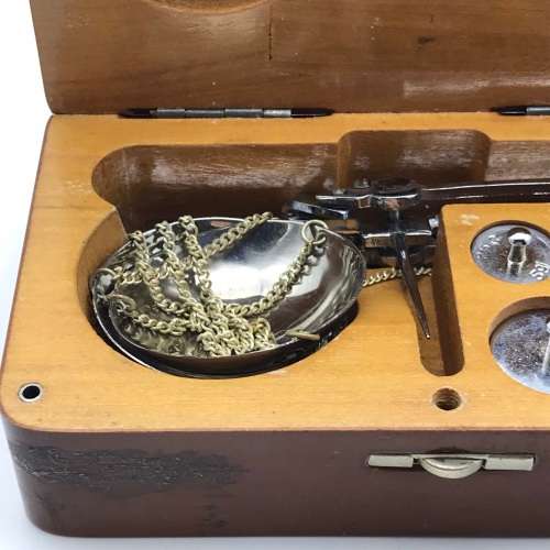 Vintage `Apothecary/Jewellery` Travelling Scale (Boxed)