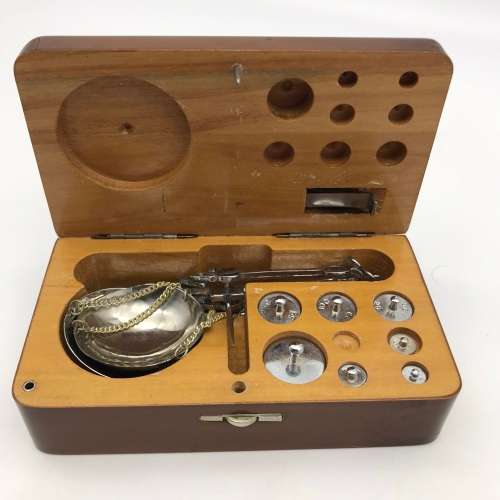 Vintage `Apothecary/Jewellery` Travelling Scale (Boxed)