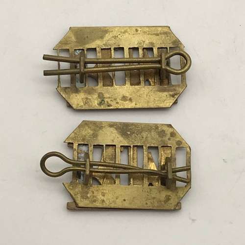 British - `Royal Marines` Pair Shoulder Titles