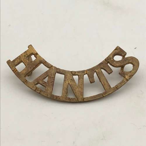 British - Early `HANTS` Hampshire Regiment Shoulder Title