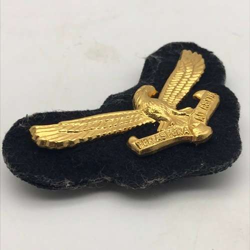 South Africa - `S.A. Air Force` Cap Badge