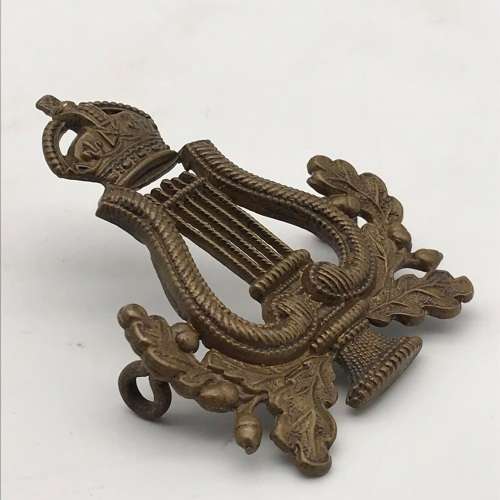 British - Early `Army Music Corps` Bandsman Cap Badge
