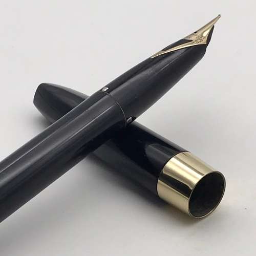 Vintage `Sheaffer` Fountain Pen (14ct Nib & Boxed)