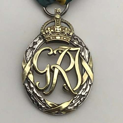 Union of South Africa - Silver `Efficiency Decoration` (CAPT. J. Van Wyk)
