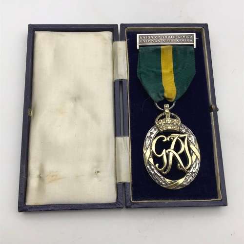 Union of South Africa - Silver `Efficiency Decoration` (CAPT. J. Van Wyk)