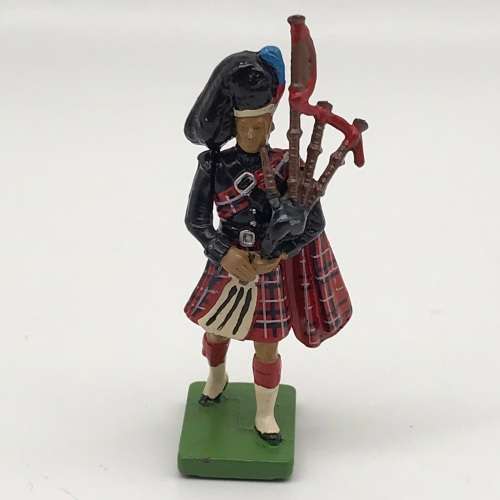 Collectable `Scottish Piper` Lead Toy Soldier (W. Britain)