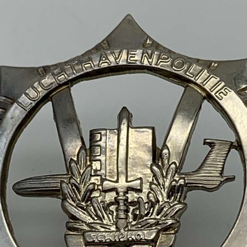 Dutch Airport `Luchthaven Polite` Police Cap Badge