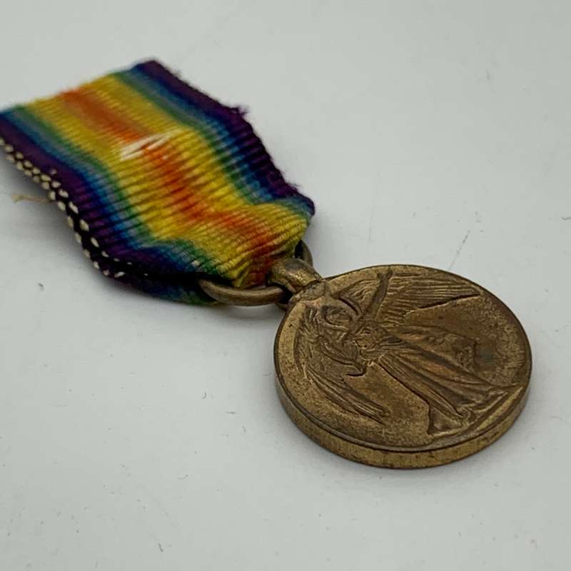 WW1 - Miniature `Victory` Medal