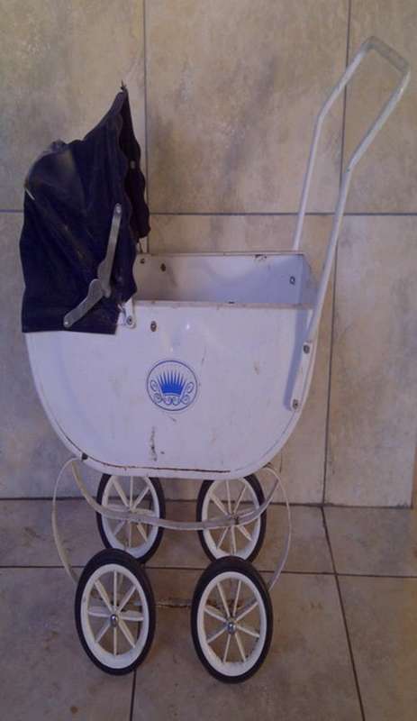 Antique Doll Pram