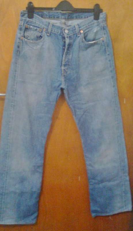 LEVI JEAN - SIZE 34