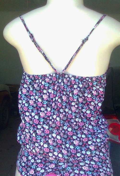 2 x PRETTY TOPS FOR R1 - SIZE: 8