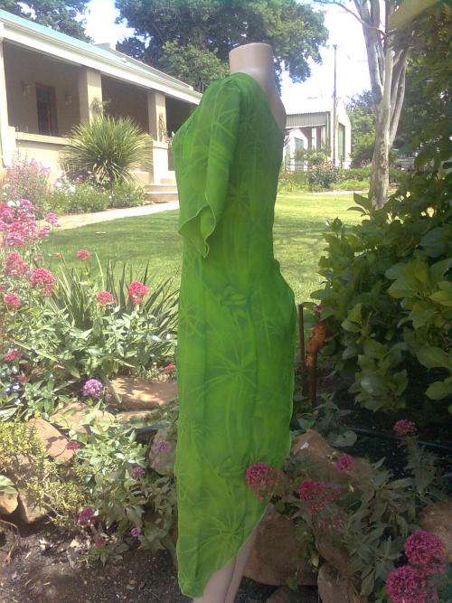 BEAUTIFUL GREEN TOP - SIZE: 10