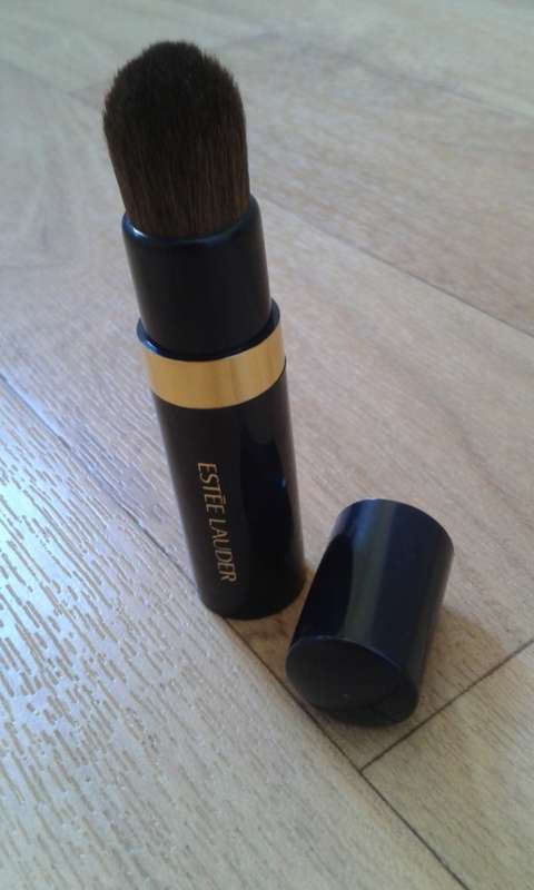 ESTEE LAUDER "ROLLUP" MAKEUP BRUSH - NEW!!