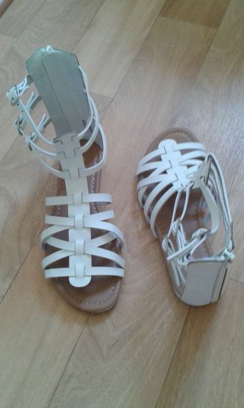 GLADIATOR STYLE WHITE SANDALS - LIKE NEW!!