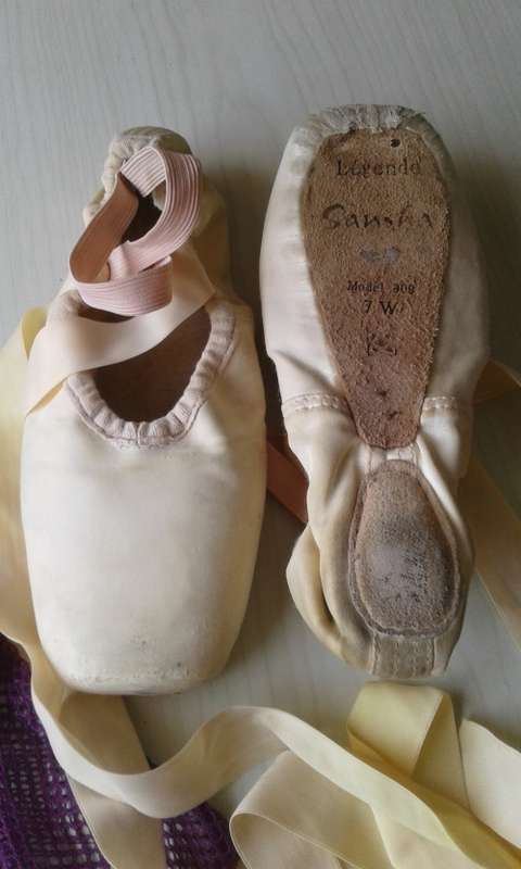 SANSHA LEGENDE POINT BALLET SHOES and MESH BAG