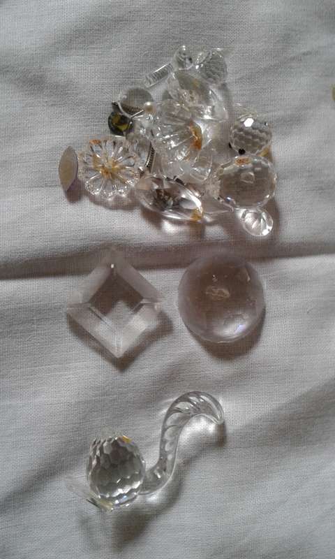 COLLECTABLE SWAROVSKI CRYSTAL FIGURINES(DAMAGED) - LARGE OWL/SMALL OWL/BIRD/SQUIRREL/ASSORTED PARTS
