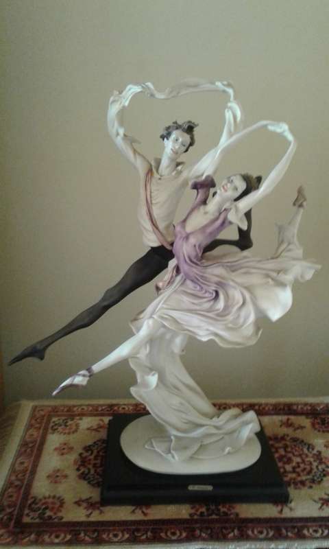 Clearance Sale!!Collectable Ltd Edition Grande Jete Figurine by Giuseppe Armani