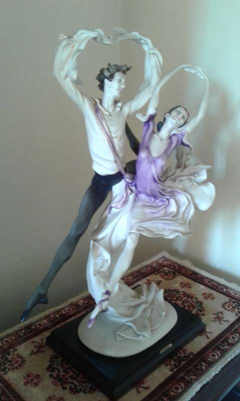Clearance Sale!!Collectable Ltd Edition Grande Jete Figurine by Giuseppe Armani