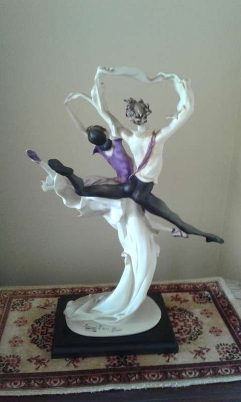 Clearance Sale!!Collectable Ltd Edition Grande Jete Figurine by Giuseppe Armani