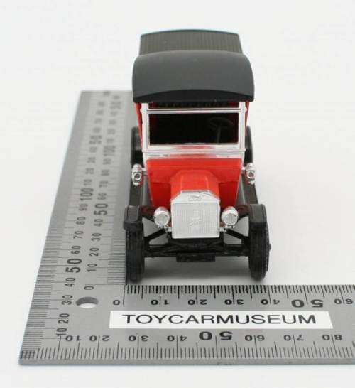 MATCHBOX Models of Yesteryear  Y12-3 1912 Ford Model T Van Hoover Variation 1