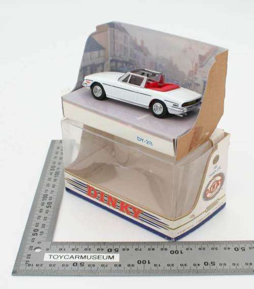 DINKY DY-28 1955 Triumph Stag 