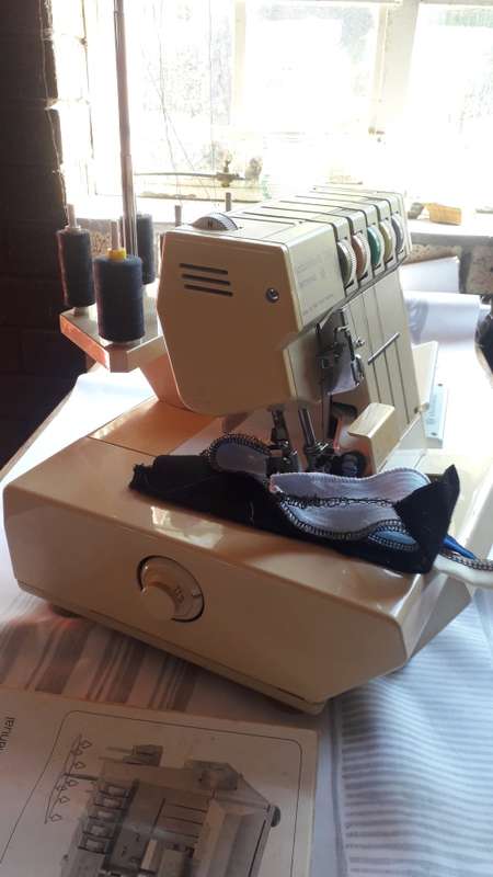 PFAFF OVERLOCKER HOBBYLOCK 797  REDUCED PRICE...WOW!!!