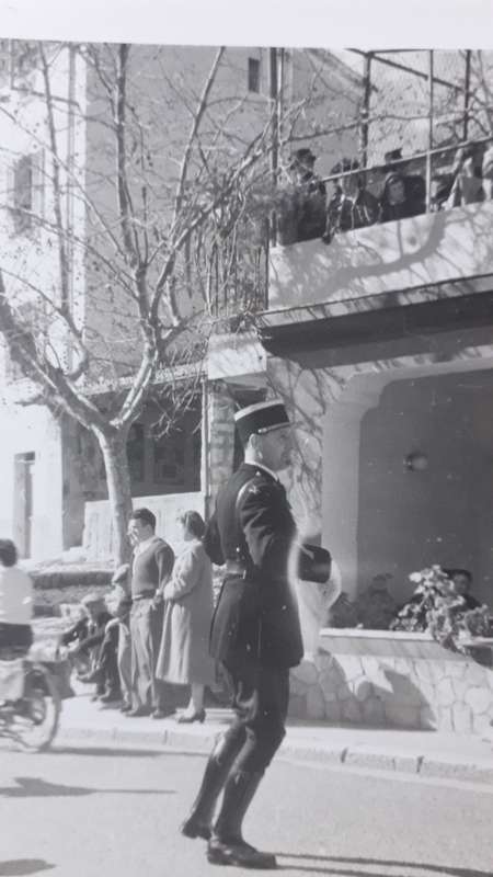 Black and White Photos (over 3kg)  Around The World Trip