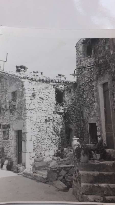 Black and White Photos (over 3kg)  Around The World Trip