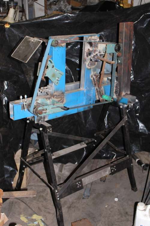 Custom Knife and Sword Grinder includes 3, 25x2000mm belts & satinbright disc (needs new drive belt)