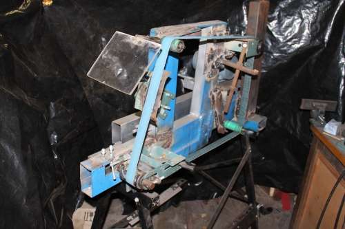 Custom Knife and Sword Grinder includes 3, 25x2000mm belts & satinbright disc (needs new drive belt)
