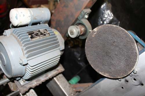Custom Knife and Sword Grinder includes 3, 25x2000mm belts & satinbright disc (needs new drive belt)