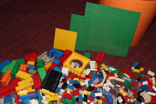 Awesome lot of hundreds of Pieces of original LEGO and LEGO Duplo