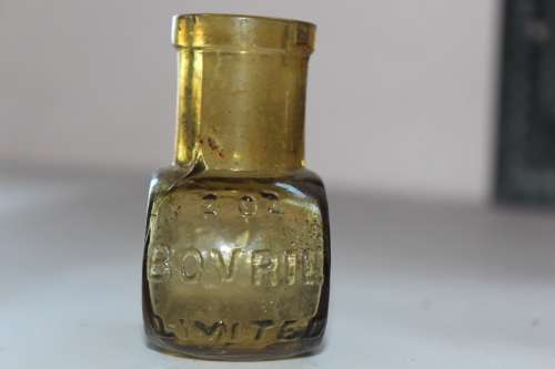 ORIGINAL VICTORIAN AMBERGLASS 2oz BOVRIL BOTTLE (SMALL CRACK)