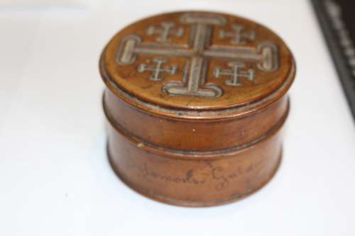 ANTIQUE HEBREW OLIVE WOOD PILGRIMAGE KEEPSAKE BOX CIRCA 1910